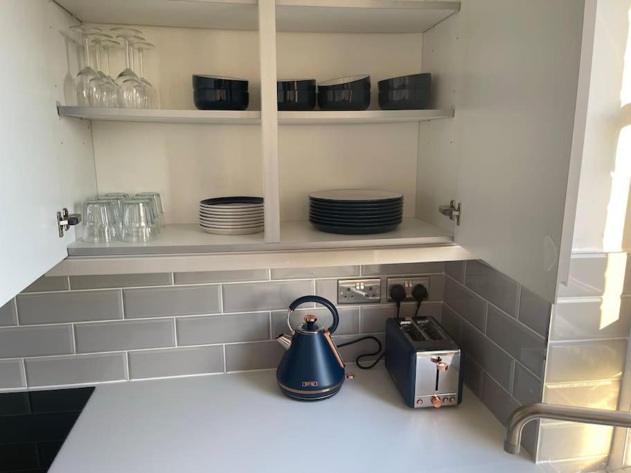 Stylish Flat Next To Tower Of And Skd Marina