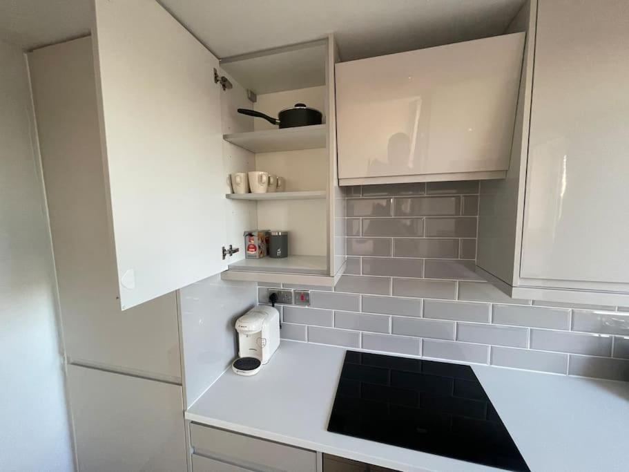 Appartamento Stylish Flat Next To Tower Of And Skd Marina